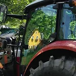 新特格拉本鲍尔公寓 公寓 *