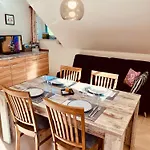 新特格拉本鲍尔公寓 *