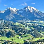 新特格拉本鲍尔公寓 公寓 *