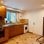 新特格拉本鲍尔公寓 公寓 *