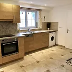 新特格拉本鲍尔公寓 *