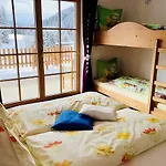 新特格拉本鲍尔公寓 公寓 *